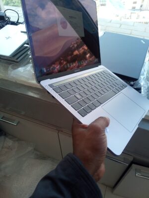 image 3 MacBook Pro 2018 (A1989) i7/16gb/256ssd