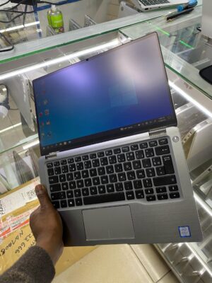 Dell 5300 2in1, i5 8th Gen, 8GB 256GB.